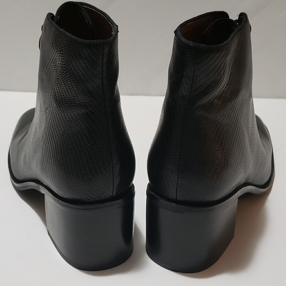 Jeffrey Campbell Black Lace-Up Textured Leather Ankle Boots - Picture 4 of 8